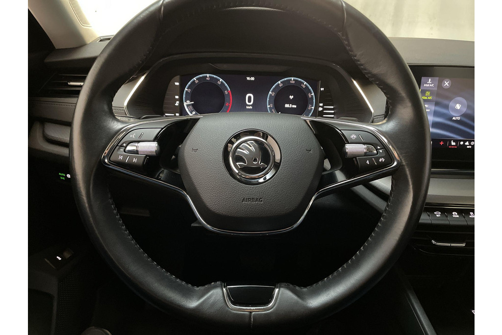 50827522-6.jpg