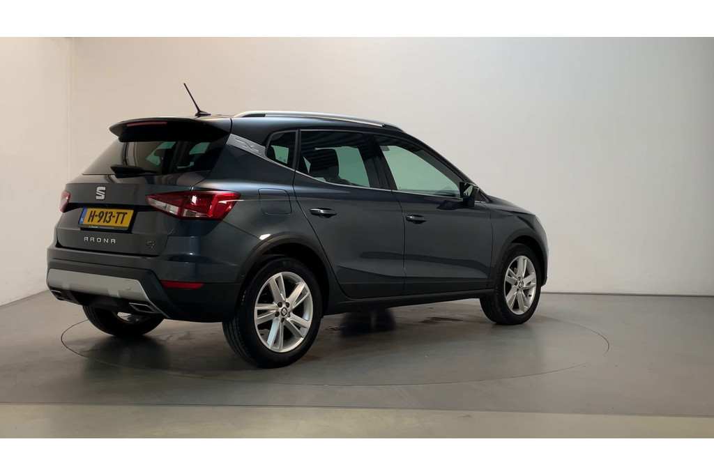 51680732-2.jpg