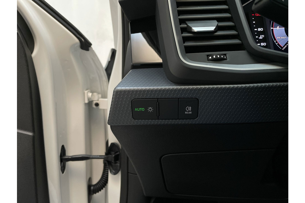 51785781-23.jpg