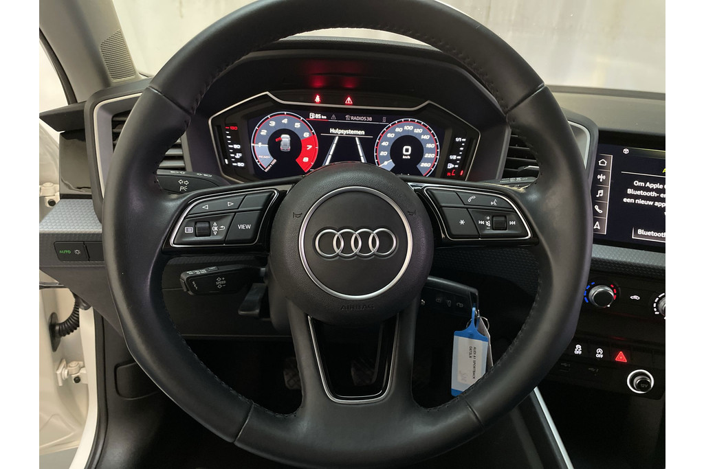 51785781-4.jpg