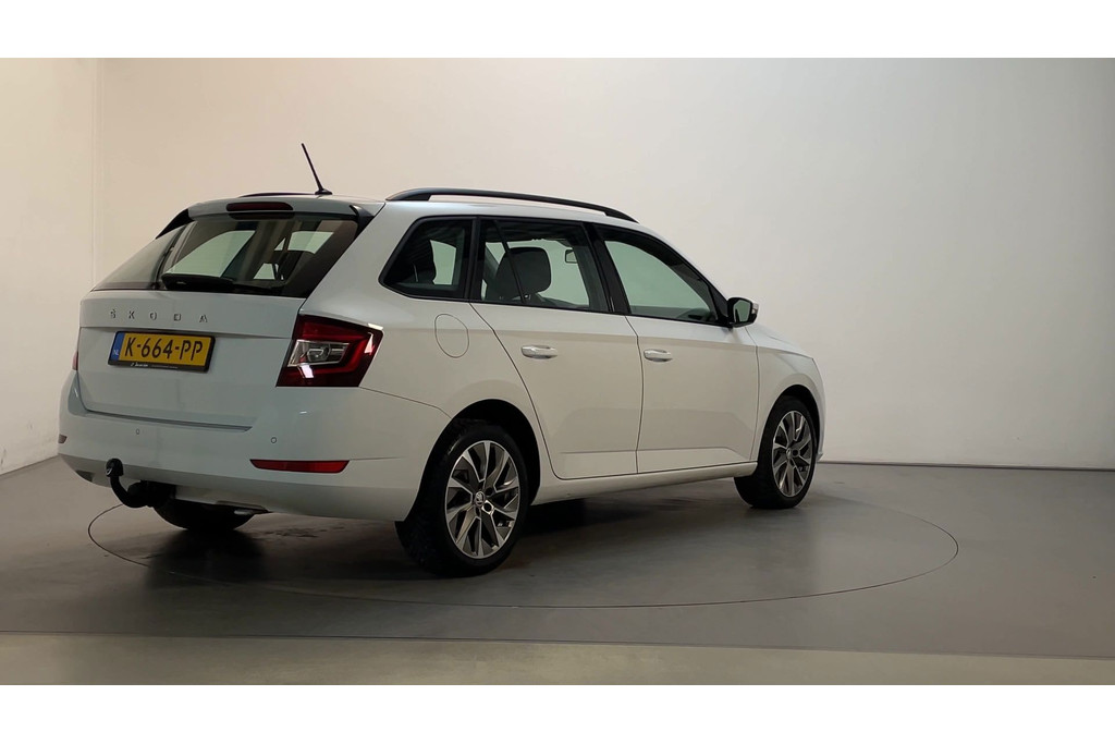 52559436-2.jpg