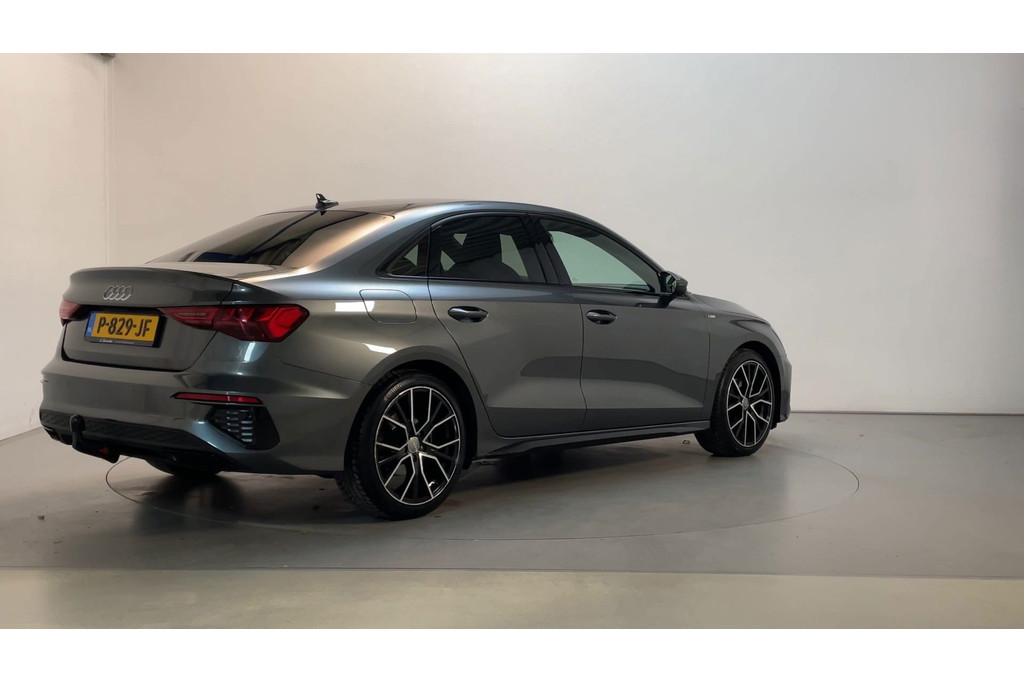 52928551-2.jpg
